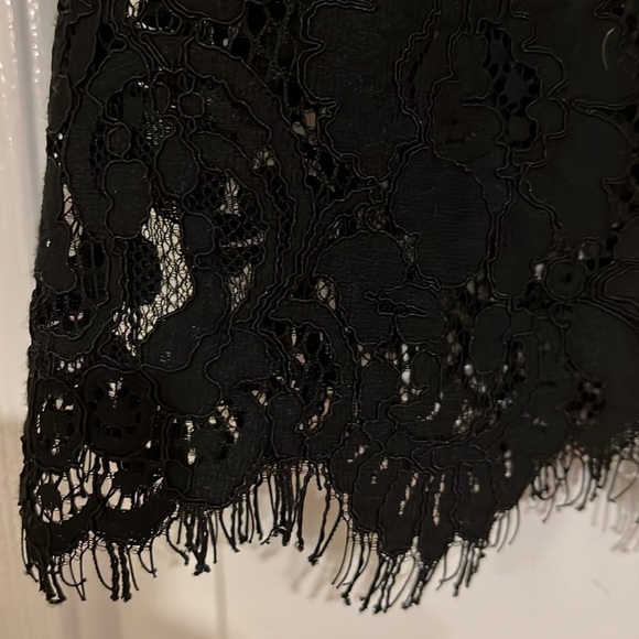 Ivy & Oak Black Boxy Lace Top - Picture 4 of 8